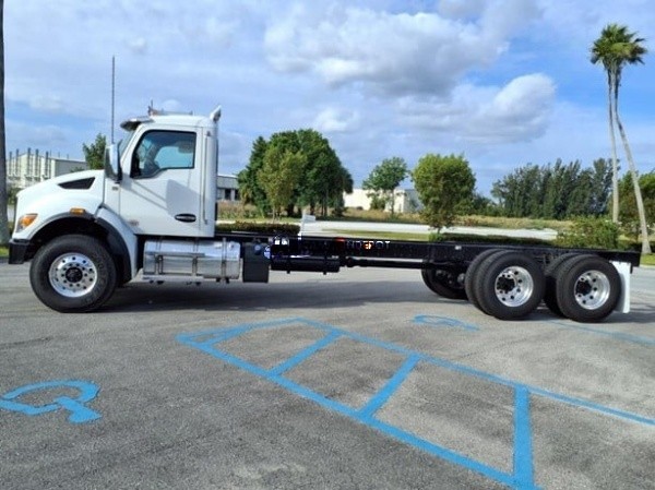 Truck Thumbnail 3