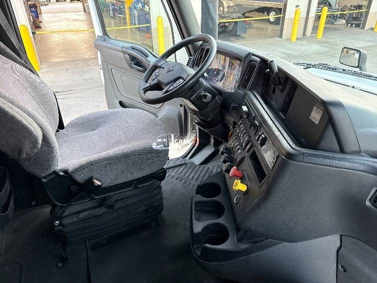 Truck Thumbnail 8
