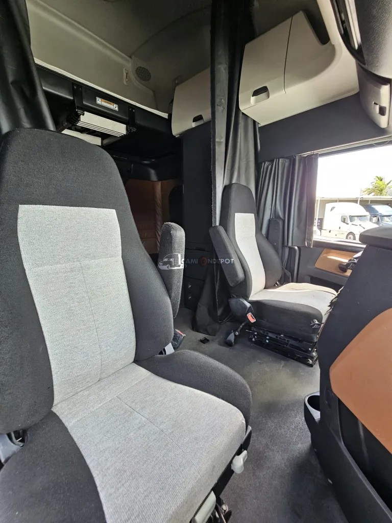 Truck Thumbnail 4