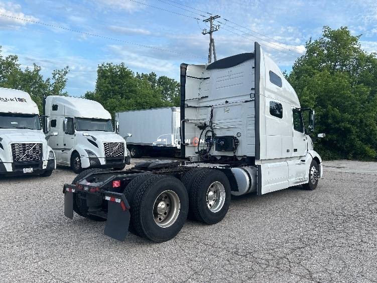 Truck Thumbnail 4