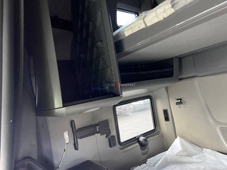 Truck Thumbnail 14