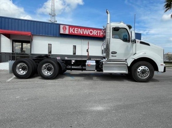 Truck Thumbnail 3