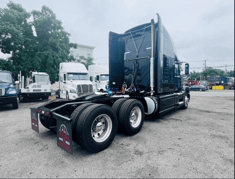 Truck Thumbnail 3
