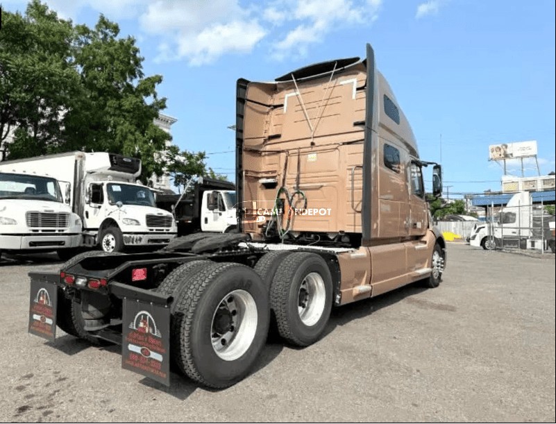 Truck Thumbnail 3