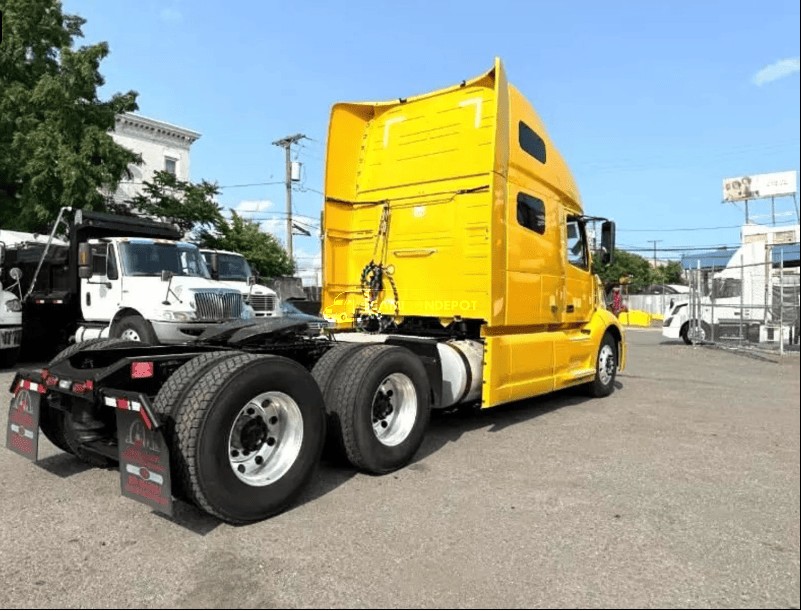 Truck Thumbnail 3