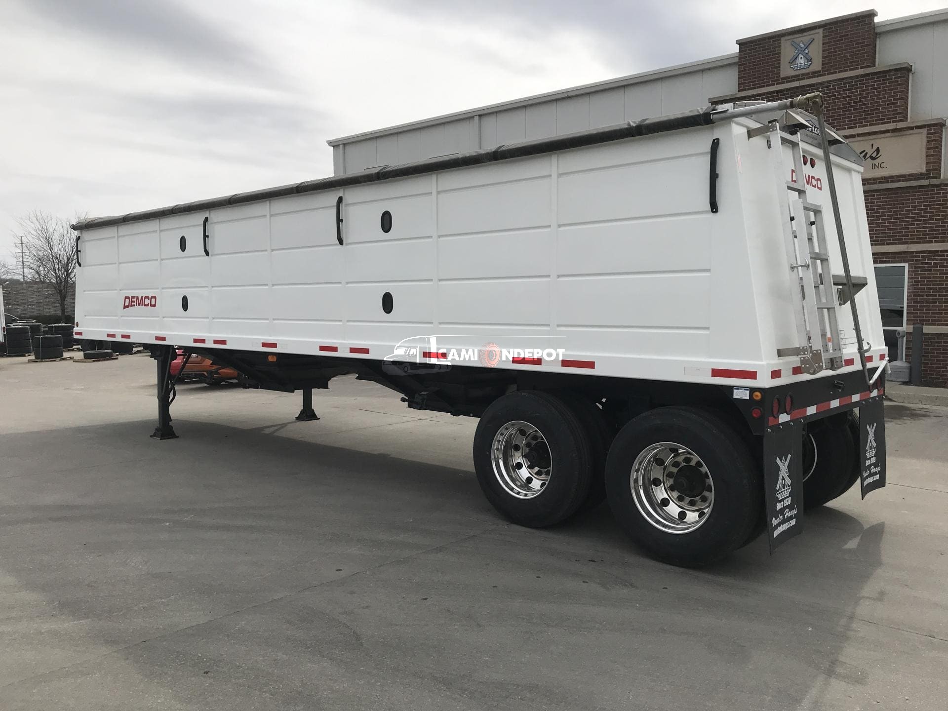 Truck Thumbnail 3
