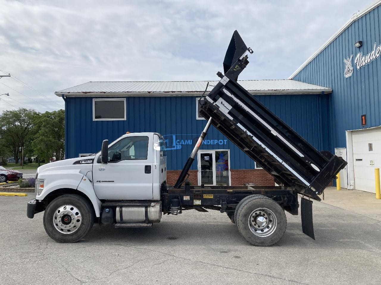 Truck Thumbnail 3