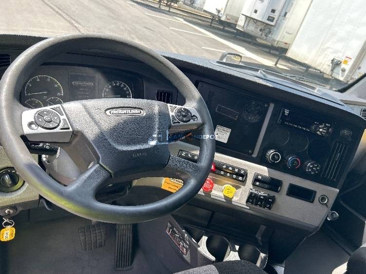 Truck Thumbnail 6