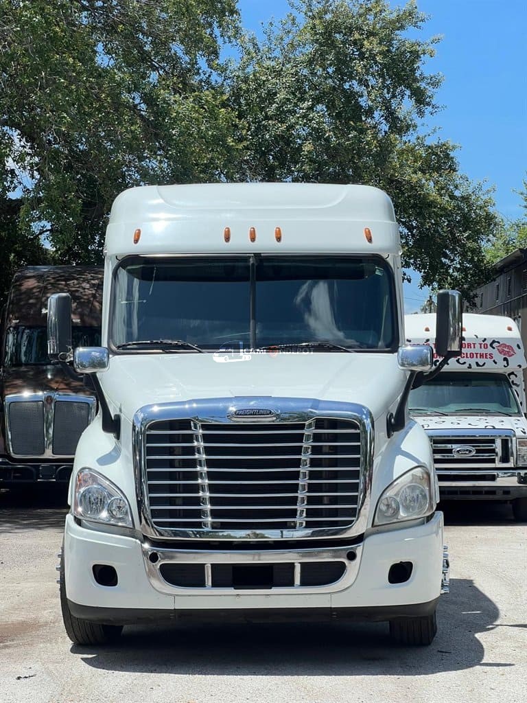 Truck Thumbnail 2