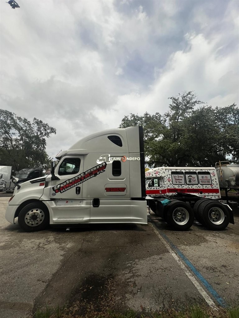 Truck Thumbnail 4