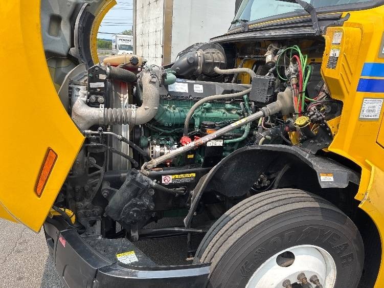 Truck Thumbnail 10