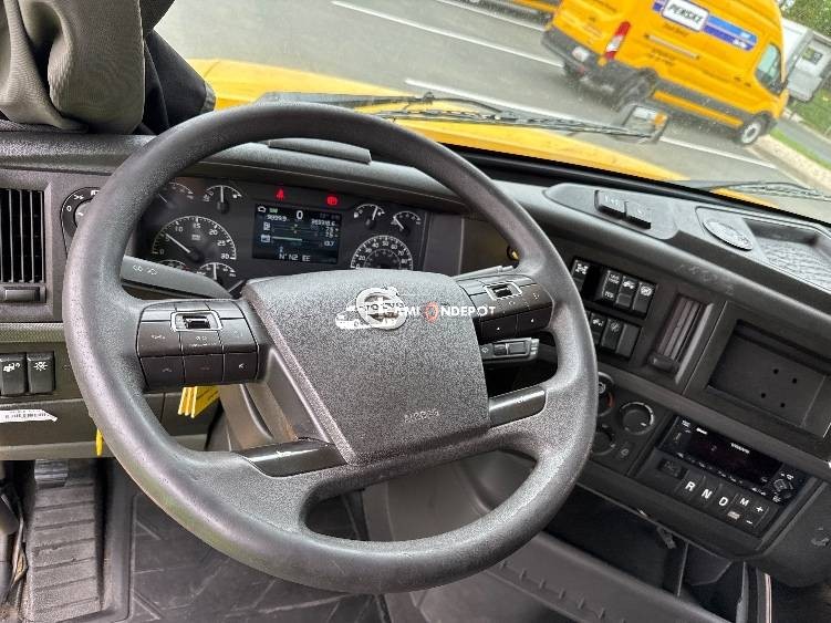 Truck Thumbnail 8