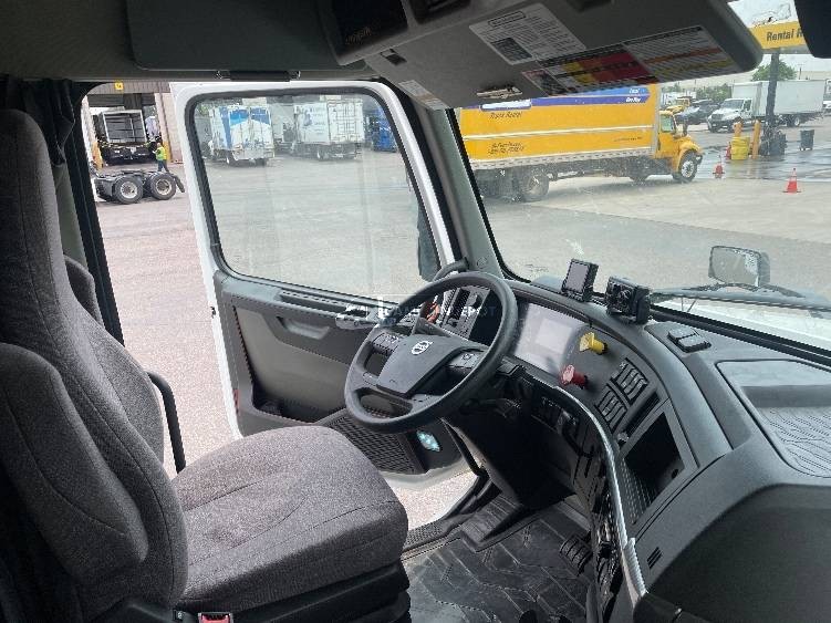 Truck Thumbnail 9