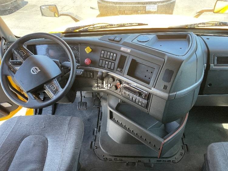 Truck Thumbnail 10