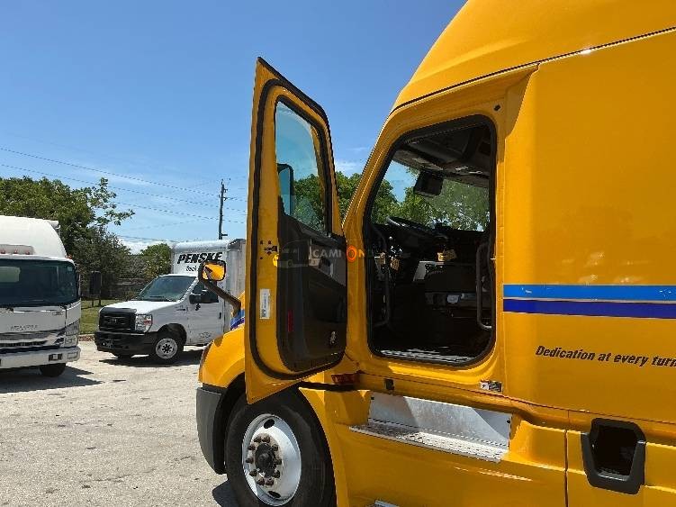 Truck Thumbnail 7