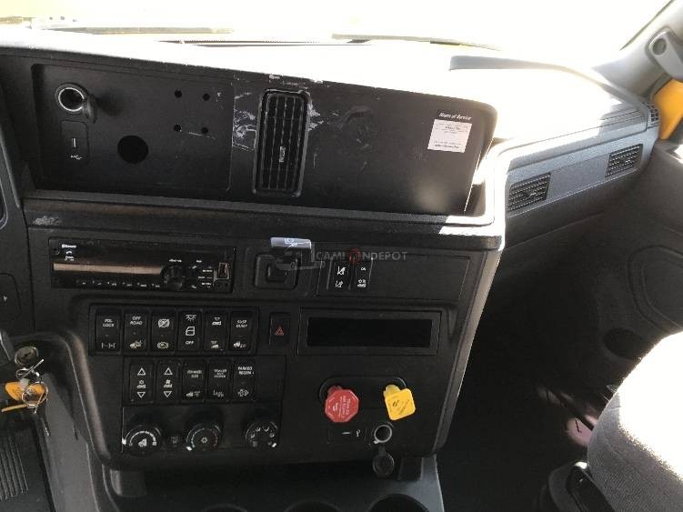 Truck Thumbnail 10