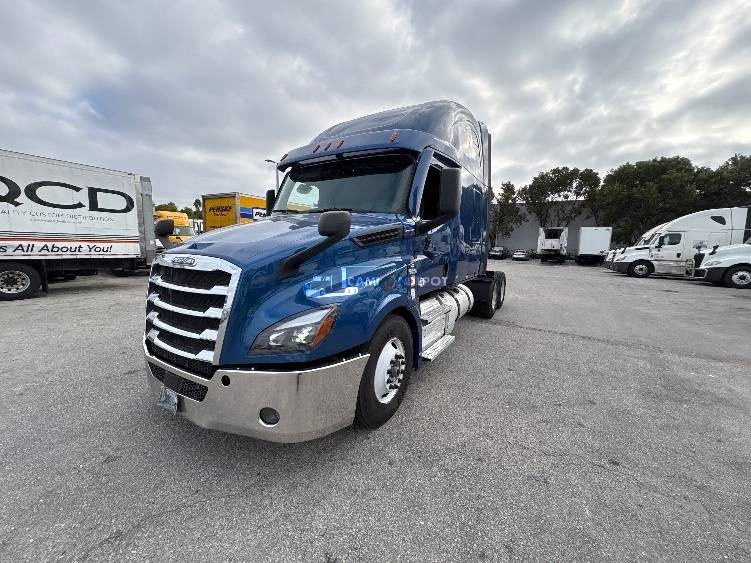 Truck Thumbnail 3