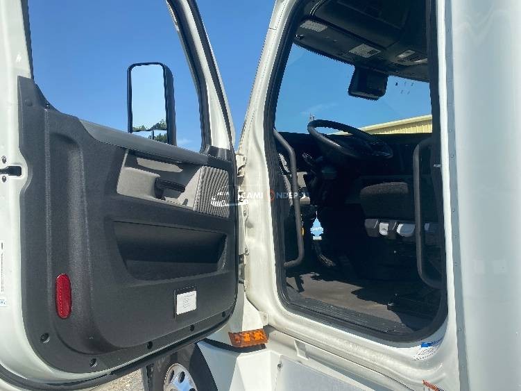 Truck Thumbnail 5