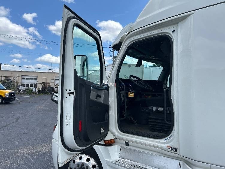 Truck Thumbnail 5