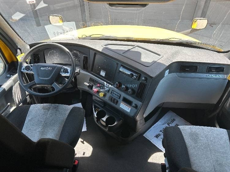 Truck Thumbnail 6