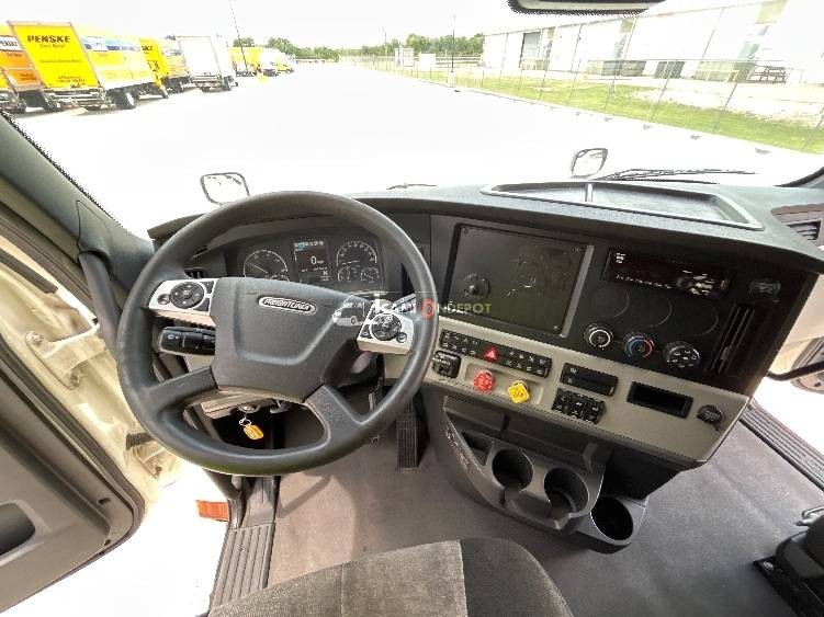 Truck Thumbnail 6