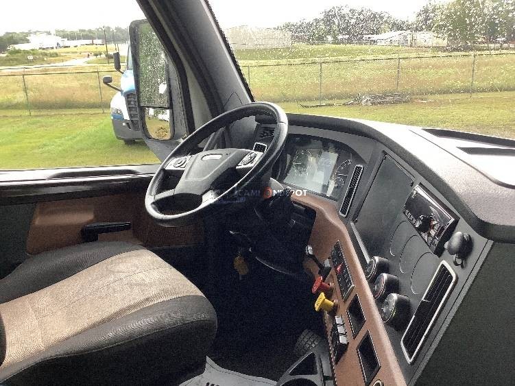 Truck Thumbnail 7