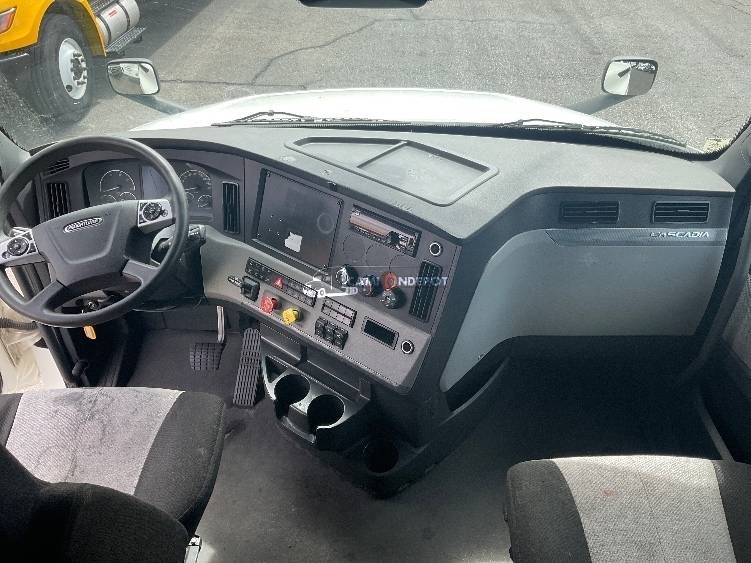 Truck Thumbnail 7