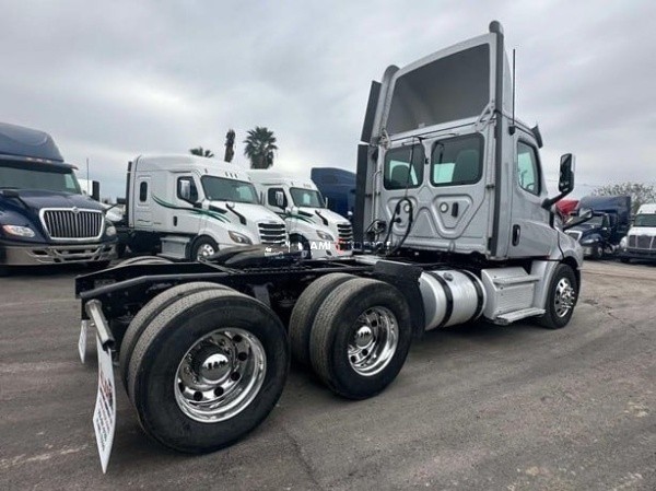 Truck Thumbnail 3