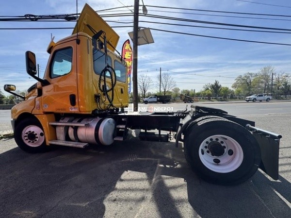 Truck Thumbnail 2