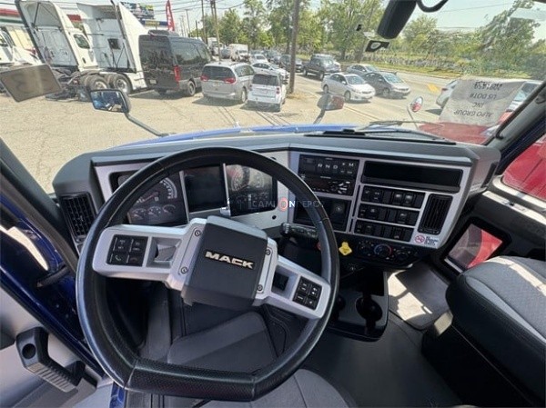Truck Thumbnail 4