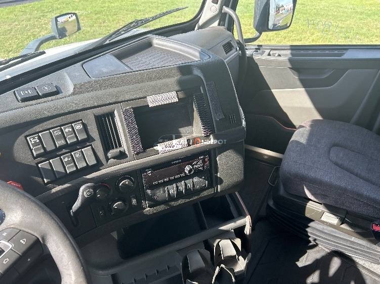 Truck Thumbnail 8