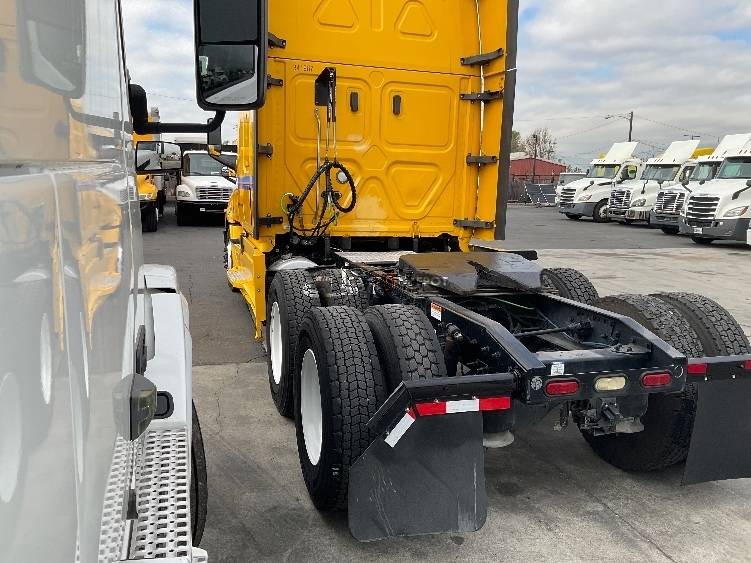 Truck Thumbnail 5