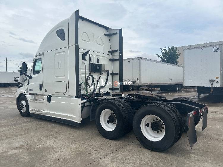 Truck Thumbnail 5