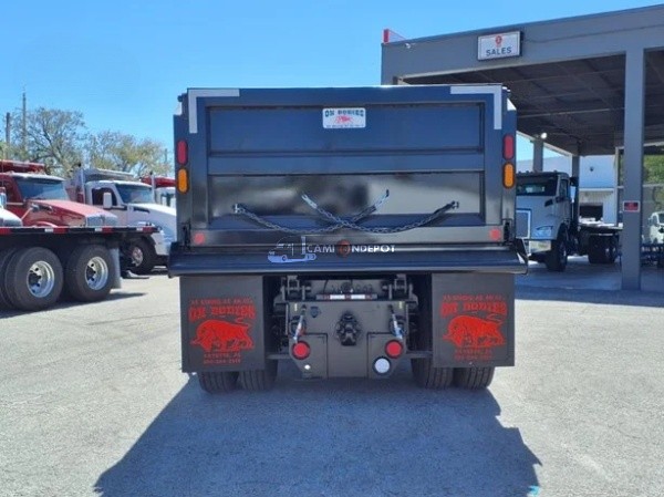 Truck Thumbnail 3