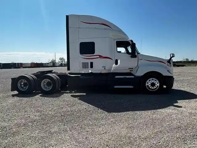 Truck Thumbnail 3