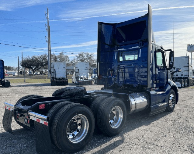Truck Thumbnail 3