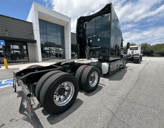 Truck Thumbnail 3