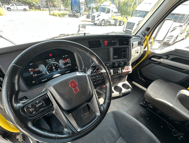 Truck Thumbnail 4