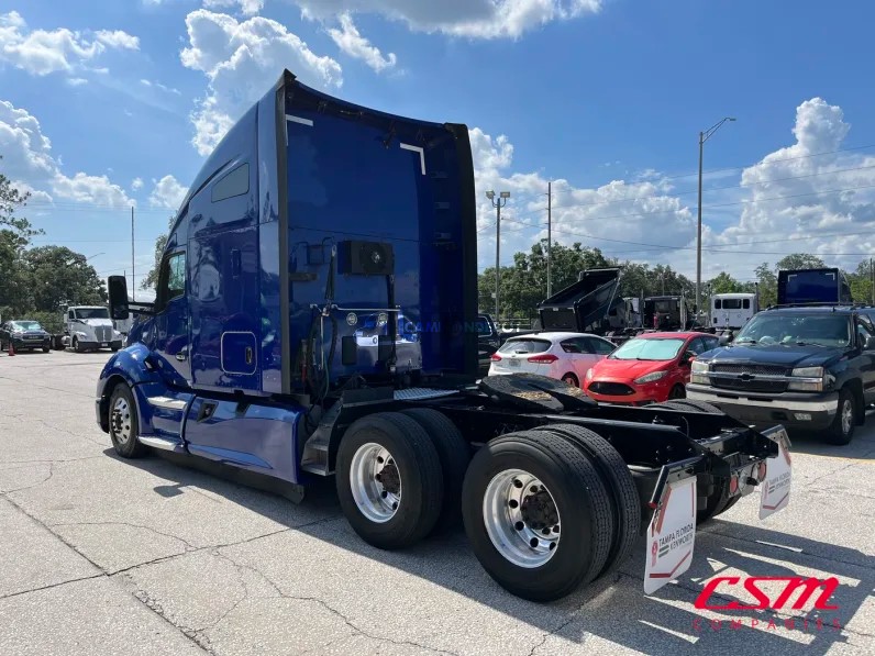 Truck Thumbnail 4