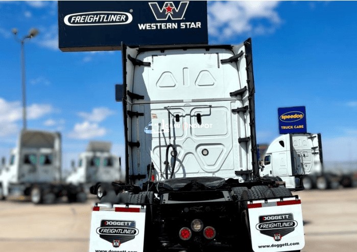 Truck Thumbnail 4