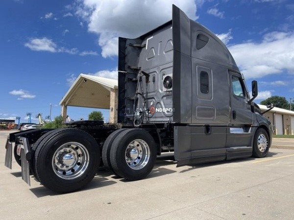 Truck Thumbnail 2