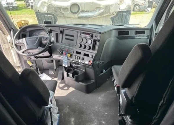 Truck Thumbnail 5