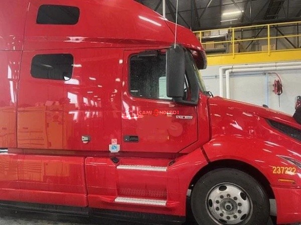 Truck Thumbnail 3