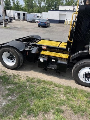 Truck Thumbnail 3