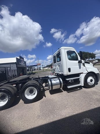 Truck Thumbnail 2