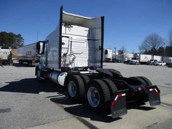Truck Thumbnail 4