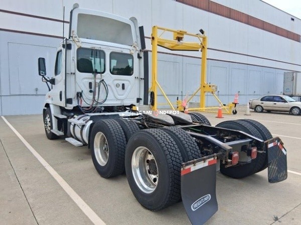 Truck Thumbnail 4
