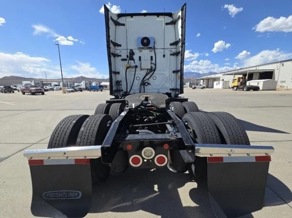 Truck Thumbnail 2