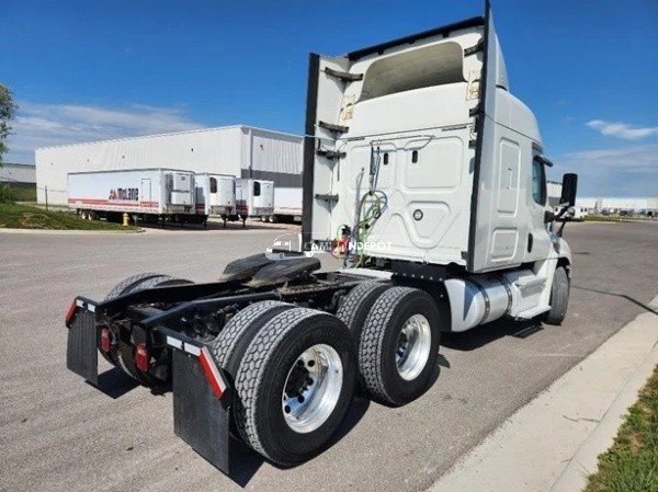 Truck Thumbnail 2