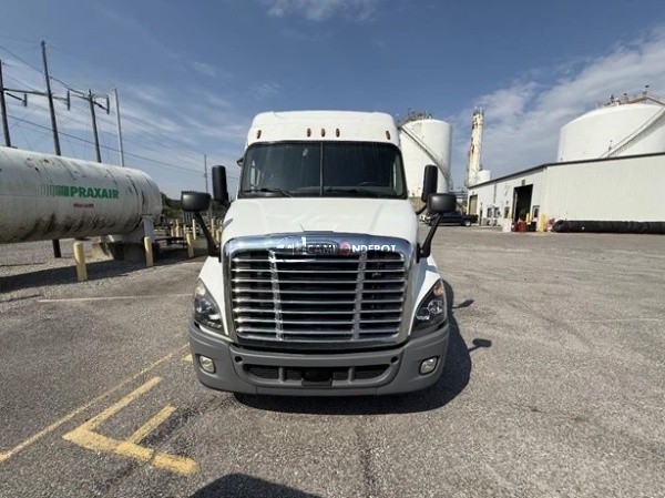 Truck Thumbnail 2